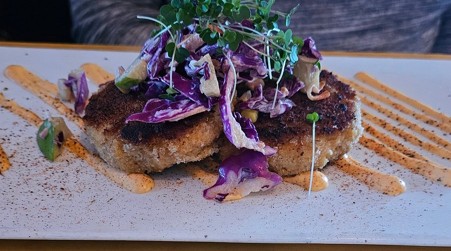 Backwoods Crossing signature dishes Seafood Heaven
The Big Foot
Fraiche Crab Cakes